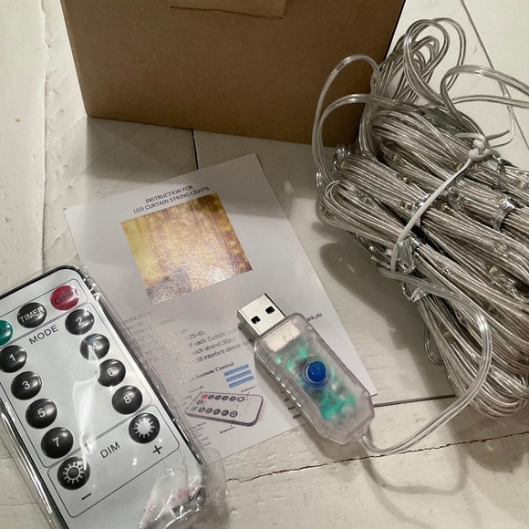 NEW Indoor/Outdoor String Lights, 300 LEDs Warm White Twinkle 8 Modes USB Remote - Picture 10 of 12